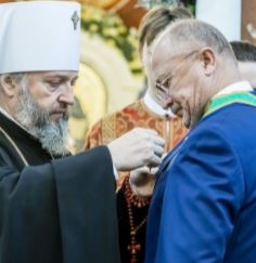 ДУШЕГУБАМ - ПРАВОСЛАВНЫЕ ОРДЕНА... Это по-гундяевски. Простому народу - могилы. (ВИДЕО)